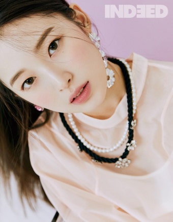 오마이걸 아린, 로맨틱한 '여친 룩'  화보 공개