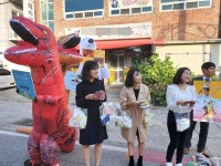 작은 학교 살리기···거리로 나선 도개초 선생들