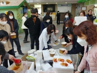 칠곡한우장터, 칠곡군보건소 공무원·의료진 국밥 제공