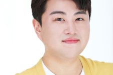 김호중, 4월 말 발매 신곡 수익금 전액 기부 결정…