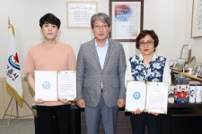 단풍미락 판매 지정 음식점 옥돌생고기·쌈촌, 지역 인재 양성 장학금 기탁
