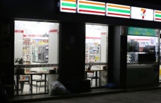 2차 긴급재난지원금 대상 제외된 편의점…점주 재검토해야