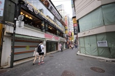 이커머스에 쏠린 소비…한숨 깊어지는 자영업자