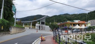 세종시 한국영상대학교 정문앞 보·차도 지형 위험 상존