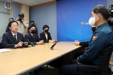 이태원 참사 현장 찾은 정치권 진실 규명 한목소리