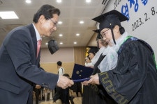 영등포구, 평균 70세의 배움의 결실…늘푸름학교 졸업식