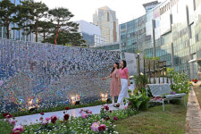 롯데월드타워, 잔디광장에 베르테르 정원 조성