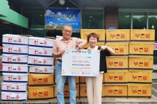 칠곡한우장터, 노인복지시설 900만원 상당 후원 물품 기탁