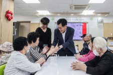 [양천구 포토] 이기재 양천구청장, 미리내경로식당 리모델링 개관식 참석