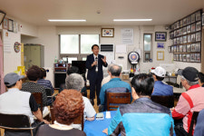 김찬진 인천 동구청장, 추석맞이 경로당 3일간 순회방문