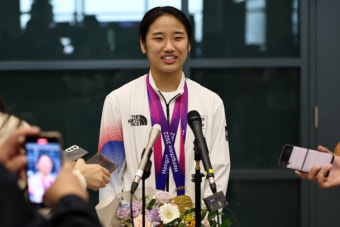 배드민턴 '여제' 안세영, 부상 딛고 금메달…29년 만에 여자단식 정상