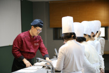 현대그린푸드, 사회취약계층 바리스타·한식조리기능사 자격증 취득 돕는다