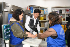 조용익 부천시장, 푸드뱅크 마켓 찾아 종사자 노고 격려