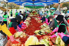 평택시 새마을회, 사랑의 김장김치 담가주기 행사 펼쳐