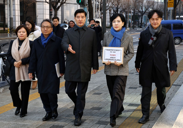 이재명 전 대표, 헬기 이송 특혜 의혹 논란에 국민권익위 관련 규정 위반 없다 결론
