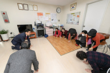 [양천구 포토] 이기재 양천구청장, 설 맞아 경로당 어르신 살펴