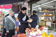 정명근 화성시장, 조암시장 방문해 전통시장 활성화 및 화재 예방 힘써