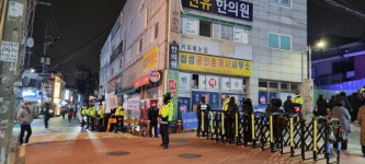 구로구 오류2동 주민들 시끄러워 못 살겠다절규…둘로 갈라진 평강제일교회   