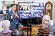 [포토뉴스]진교훈 강서구청장, 스마트경로당 조성 기념행사 참석