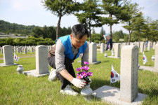 GS리테일, 현충일 맞아 현충원 봉사 진행