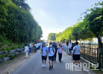 서령중학교 학부모회, 등굣길 노담캠페인 펼쳐