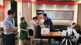 평택시북부소상공인회, 경기 살리기 통큰세일 경품대잔치 행사 열어