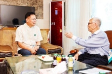 김재욱 칠곡군수, 6.25 참전유공자 자택 방문 감사 전해