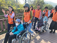 의왕시 내손2동 지역사회보장협의체, 어르신과 행복한 동행 가을 나들이 운영