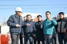 백영현 포천시장, 하송우~마산 간 도로확포장공사 임시개통 현장 점검