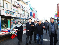 정명근 화성특례시장, 조암시장 방문 통해 상인들과 소통하며 애로사항 청취