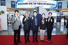 화성특례시의회, 주민자치센터 작품전시 축하…특례시 성장은 시민의 덕