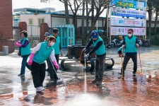 왜관역 광장을 바꾼 사람들…이름 없이 일한 더 나은 칠곡