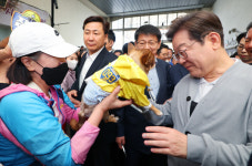 이재명 동물병원 표준수가제 도입···동물학대자 일정 기간 사육 금지