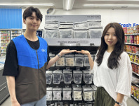 GS25, 무신사와 패션 이어 뷰티까지…비식품으로 미래 먹거리 확대