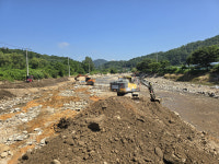 [포토] 가평군, 상면 태봉리 십이탄천 응급복구…통행로 확보 및 2차피해 예방