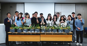 화성도시공사, 녹색 나눔 확산…요양원에 초록을 채우다