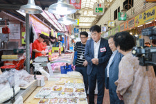 하은호 군포시장, 추석 명절 앞두고 관내 전통시장 방문