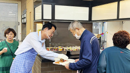 화성특례시, 추석 앞두고 동탄치동천종합사회복지관서 배식봉사 및 청년 사회복지사와 함께하는 정담회 개최