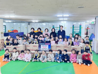 포항 서머힐 유치원, 고사리손으로 모은 온정 두호동에 라면 기탁
