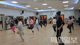 서산 동문2동 주민자치센터, 셔플댄스 개강…몸도 마음도 들썩