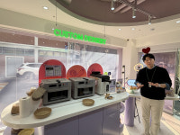 [현장+] CU, 성수동에 디저트 특화 점포 론칭…MZ 상권 공략 본격화