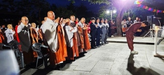 구미시민 안녕과 평화 기원…불기 2570년 봉축 점등식 개최