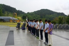 밀양중학교 학생회, 현충탑 참배