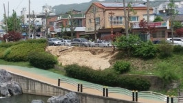 김해시, 해반천변 공중화장실 설치공사 또 다른 민원으로 무산위기
