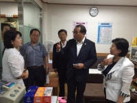 신안군 방문한 홍윤식 행자부장관...도서벽지 공무원 근무현장 살펴