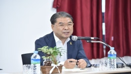 이재정 교육감 학교마다 수영장, 체육관 꼭 필요