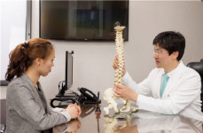 만성통증, 체형교정으로 원인 치료와 자세교정 함께해야