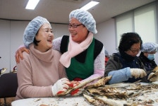 文 부인 김정숙씨 6개월째 매주 광주방문...감사하고 미안해