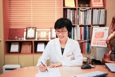 [인터뷰] 존스킨한의원 잠실본점 박진미 원장 여드름, 피부체질개선이 먼저