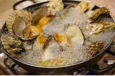 겨울의 끝자락 여수 바다의 정취, 제철 맞은 새조개 샤브샤브의 물오른 감칠맛, 3대천왕 여수맛집 사계절횟집